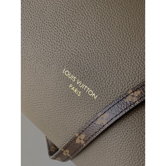 LV Bags Top Quality M26905
17 x 13.5 x 26CM LV Bags Top Quality M26905
17 x 13.5 x 26CM