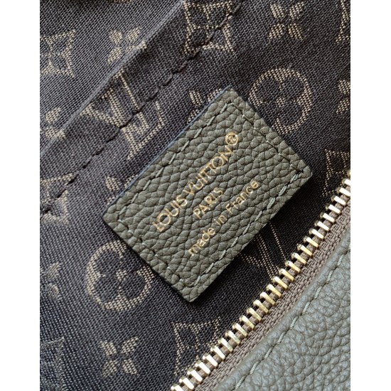 LV Bags Top Quality M26905
17 x 13.5 x 26CM LV Bags Top Quality M26905
17 x 13.5 x 26CM
