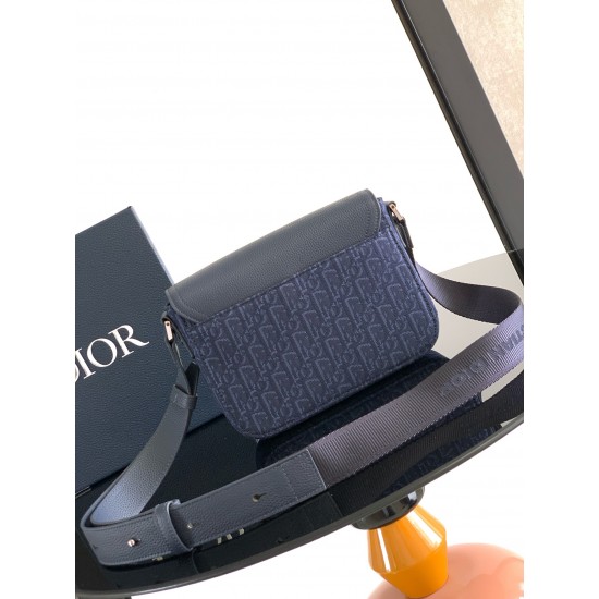Dior Bags Top Quality 1ADPO049
size : 23 x 18 x 6 CM Dior Bags Top Quality 1ADPO049
size : 23 x 18 x 6 CM