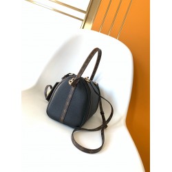 LV Bags Top Quality M26905
17 x 13.5 x 26CM