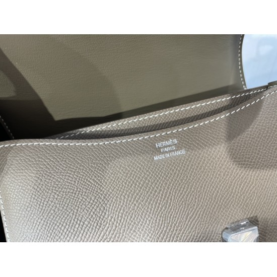Hermes Bags Top Quality
19cm $250
23cm $260 Hermes Bags Top Quality
19cm $250
23cm $260