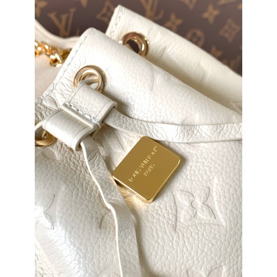 LV Bags Top Quality M25819
15 x 10 x 19 CM LV Bags Top Quality M25819
15 x 10 x 19 CM