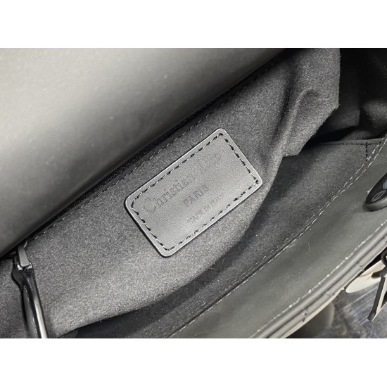 Dior Bags Top Quality 6604
size :20*17*9  CM