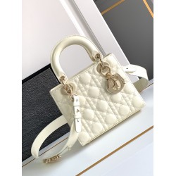 Dior Bags Top Quality 6604
size :20*17*9  CM