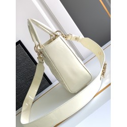 Dior Bags Top Quality 6604
size :20*17*9  CM
