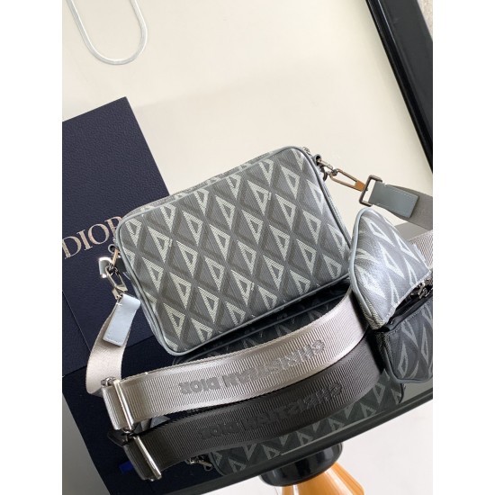 Dior Bags Top Quality 1ADPO276CDP
size : 23.3 x 16.5 x 4.3 CM Dior Bags Top Quality 1ADPO276CDP
size : 23.3 x 16.5 x 4.3 CM