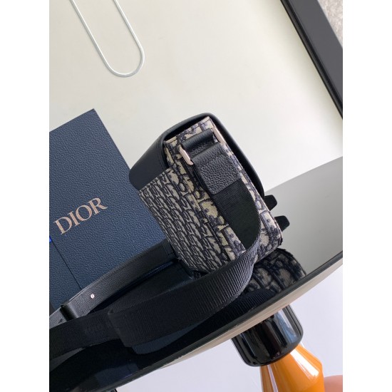 Dior Bags Top Quality 1ADPO049
size : 23 x 18 x 6 CM Dior Bags Top Quality 1ADPO049
size : 23 x 18 x 6 CM