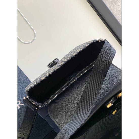 Dior Bags Top Quality 1ADPO049
size : 23 x 18 x 6 CM Dior Bags Top Quality 1ADPO049
size : 23 x 18 x 6 CM