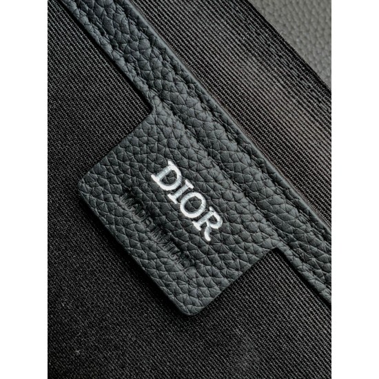 Dior Bags Top Quality 1ADPO049
size : 23 x 18 x 6 CM Dior Bags Top Quality 1ADPO049
size : 23 x 18 x 6 CM