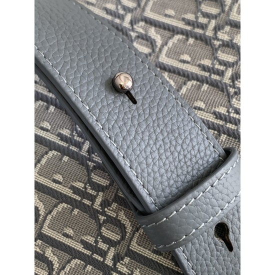 Dior Bags Top Quality 1ADPO049
size : 23 x 18 x 6 CM Dior Bags Top Quality 1ADPO049
size : 23 x 18 x 6 CM