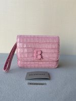 𝗕𝗮𝗹𝗲𝗻𝗰𝗶𝗮𝗴a B bag square tofu bag! A glimpse of the grass of