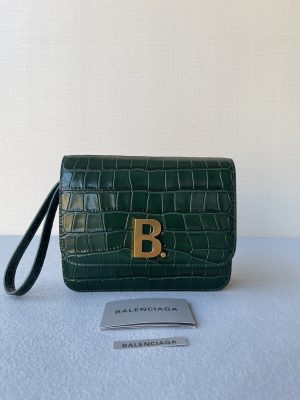 ๐๐ฎ๐น๐ฒ๐ป๐ฐ๐ถ๐ฎ๐ดa B bag square tofu bag! A glimpse of the grass of