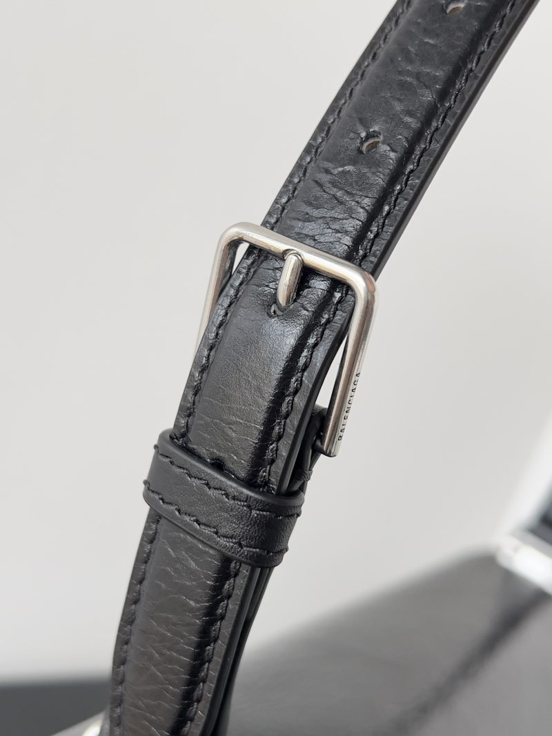 1120 Original Leather Balenciaga makes a strong debut with t - 图片 7