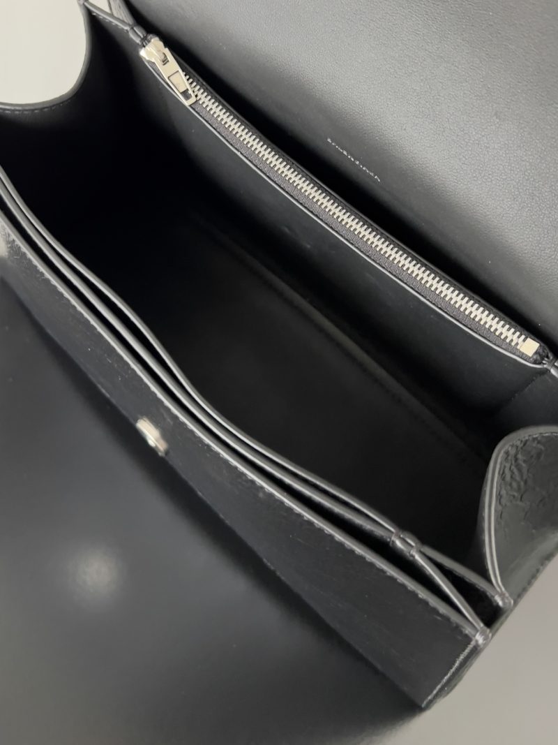 1120 Original Leather Balenciaga makes a strong debut with t - 图片 9