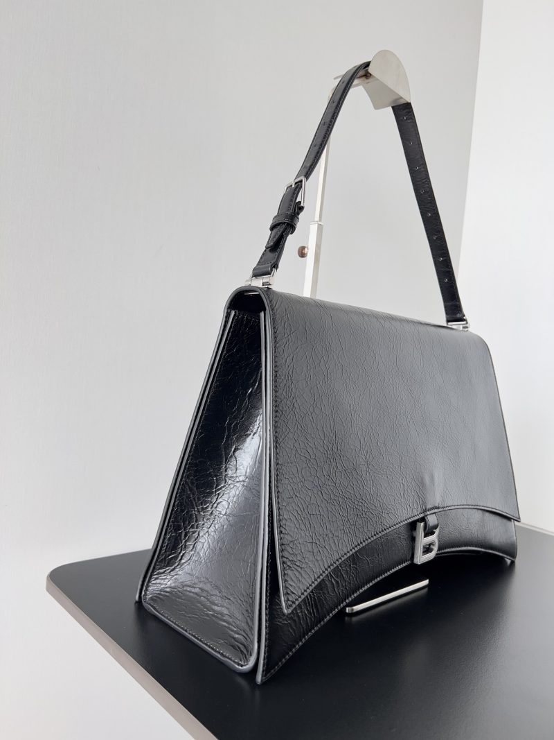 1300 Original Leather Balenciaga makes a strong debut with t - 图片 2