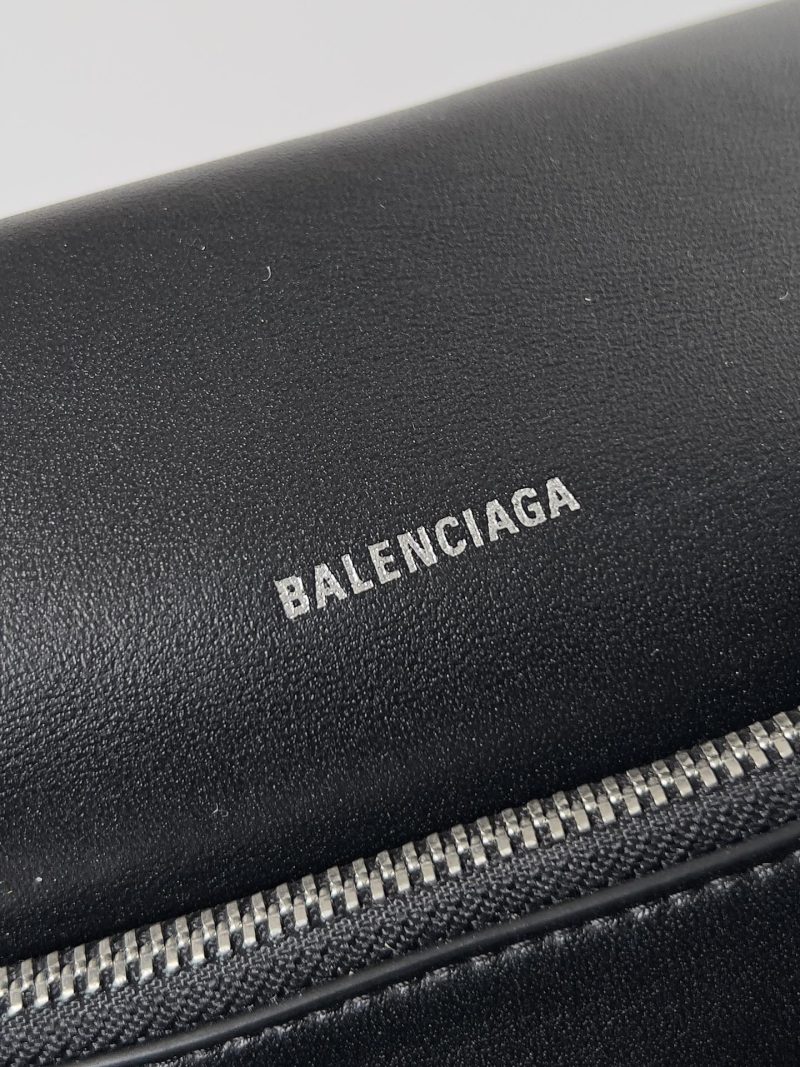 1300 Original Leather Balenciaga makes a strong debut with t - 图片 8